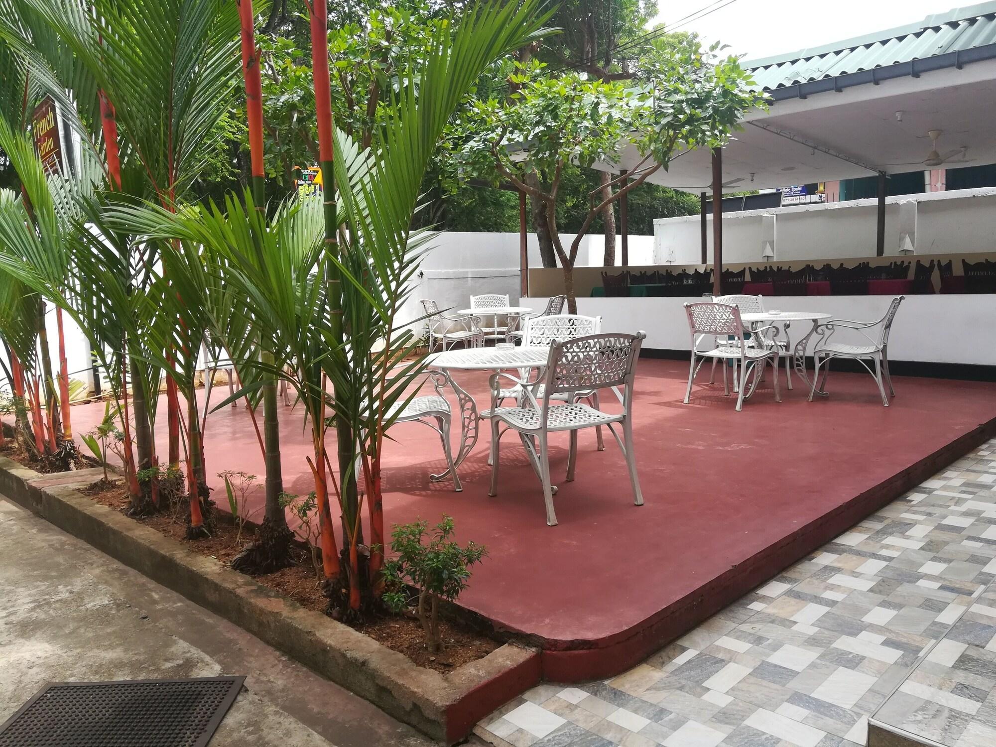 French Garden Tourist Rest Hotell Anuradhapura Eksteriør bilde
